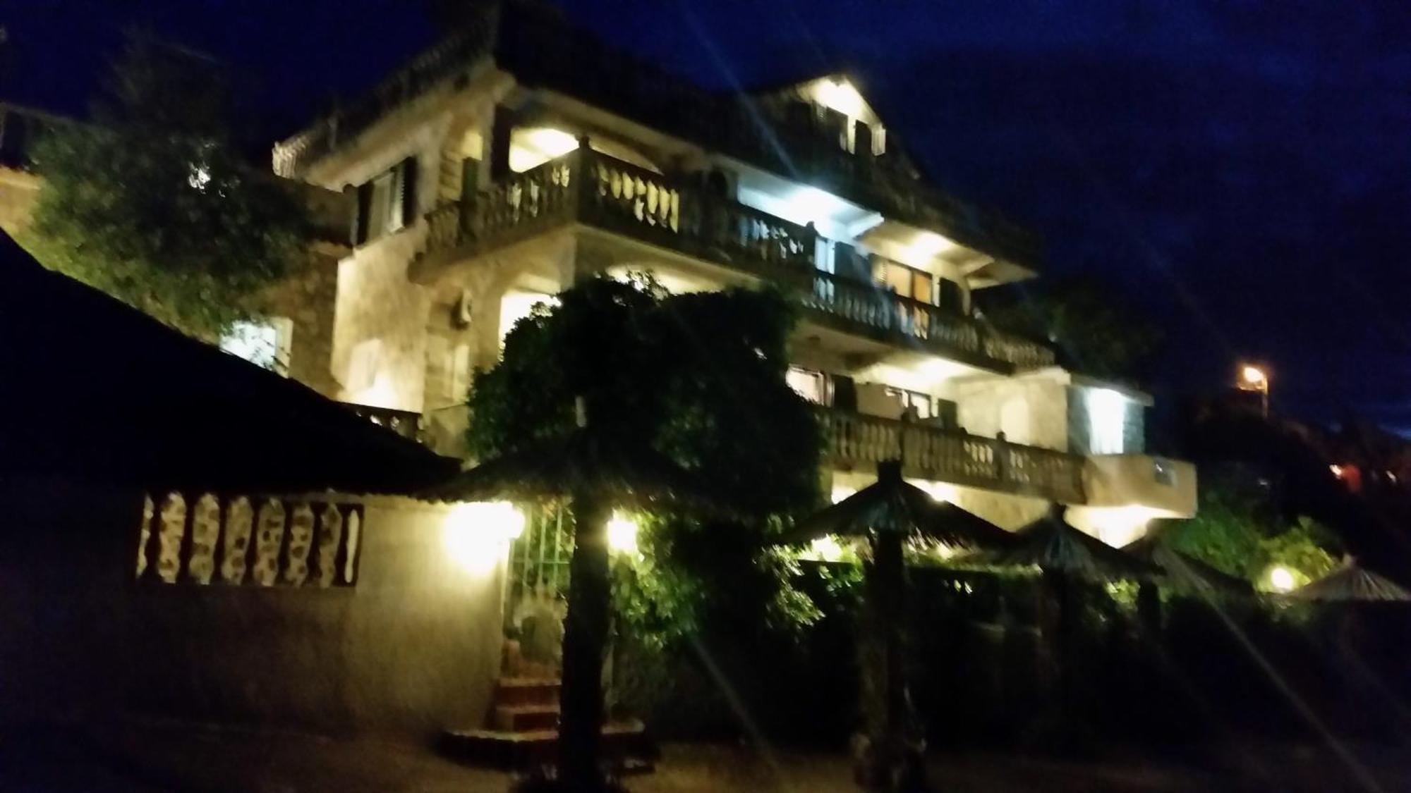 Apartments Palace Mira Mare Tivat Ngoại thất bức ảnh