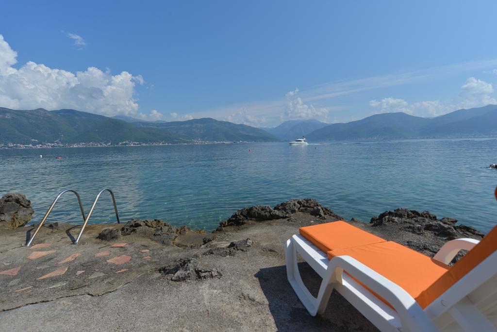 Apartments Palace Mira Mare Tivat Ngoại thất bức ảnh