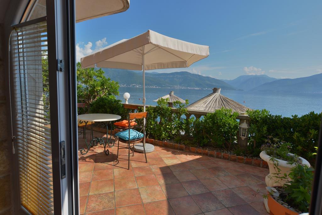 Apartments Palace Mira Mare Tivat Ngoại thất bức ảnh