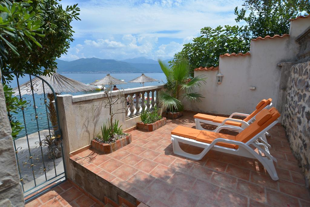 Apartments Palace Mira Mare Tivat Ngoại thất bức ảnh